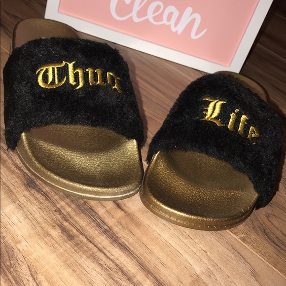 cape robbin Shoes - faux fur slides